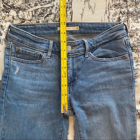 Levi’s Ripped Jeans - Picture 3 of 4